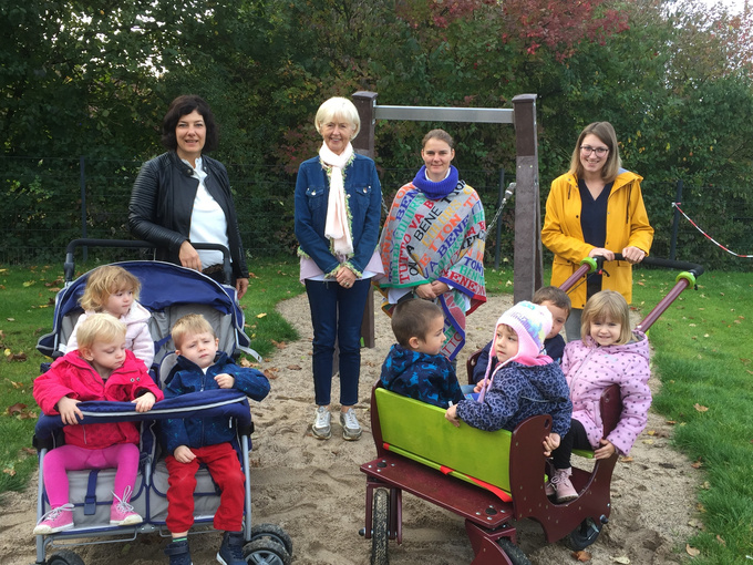Meurer Stiftung spendet dem Kinderzentrum Fürstenau zwei Krippenwagen