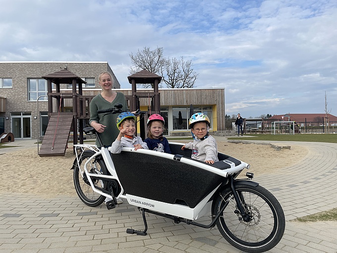 Seit einigen Jahren besitzt das Kinderzentrum im Hülsen ein Lastenrad, das bei Bedarf auch von Familien ausgeliehen werden kann. 