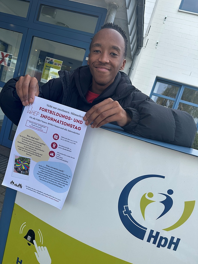 Joel ist angehender Heilerziehungspfleger und macht Werbung für den Kennlerntag an der HEP-Schule Quakenbrück.