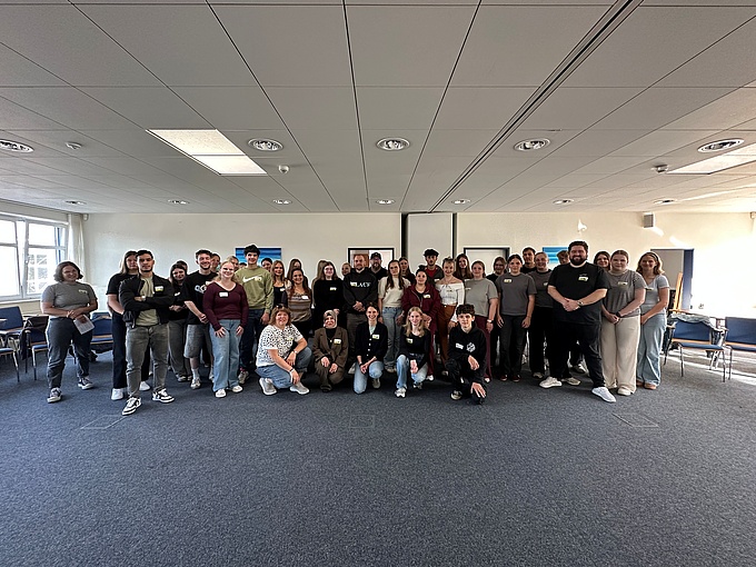 Gruppenfoto in der HpH-Verwaltung